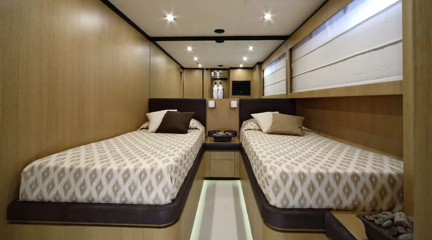 BLUE HEAVEN 2 Twin cabin