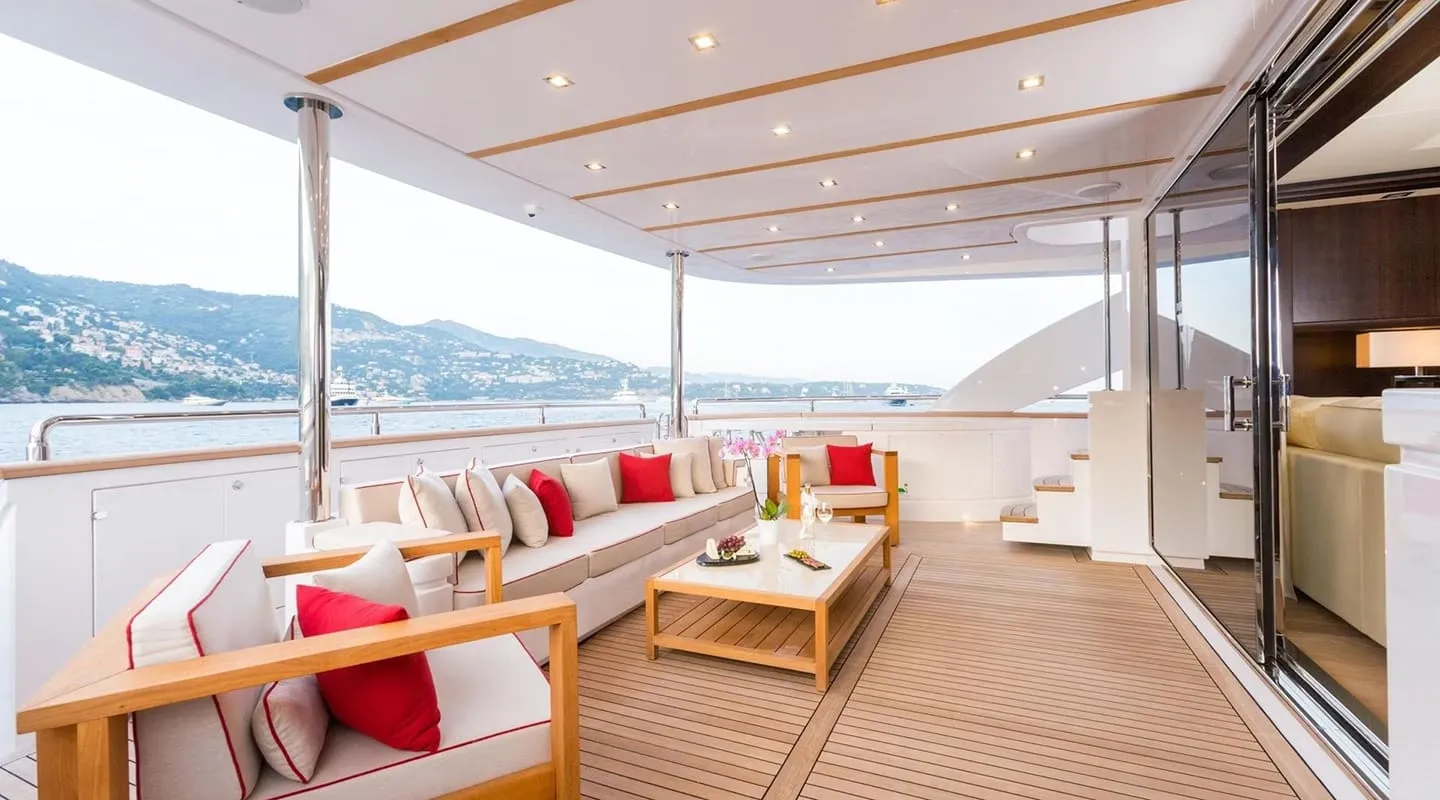 GATSBY Aft deck