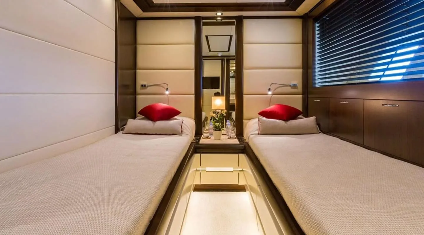 GATSBY Twin cabin
