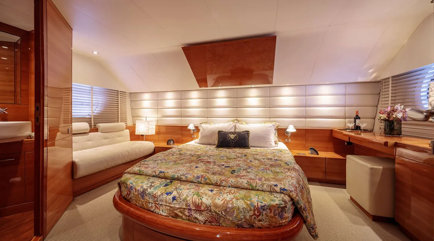 GEORGE V Master cabin