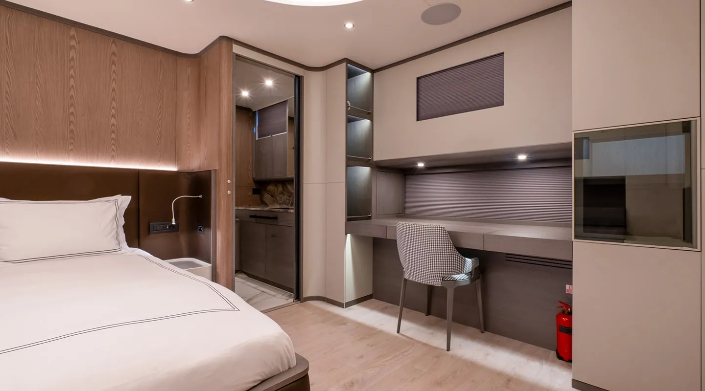 GOOD LIFE Master cabin