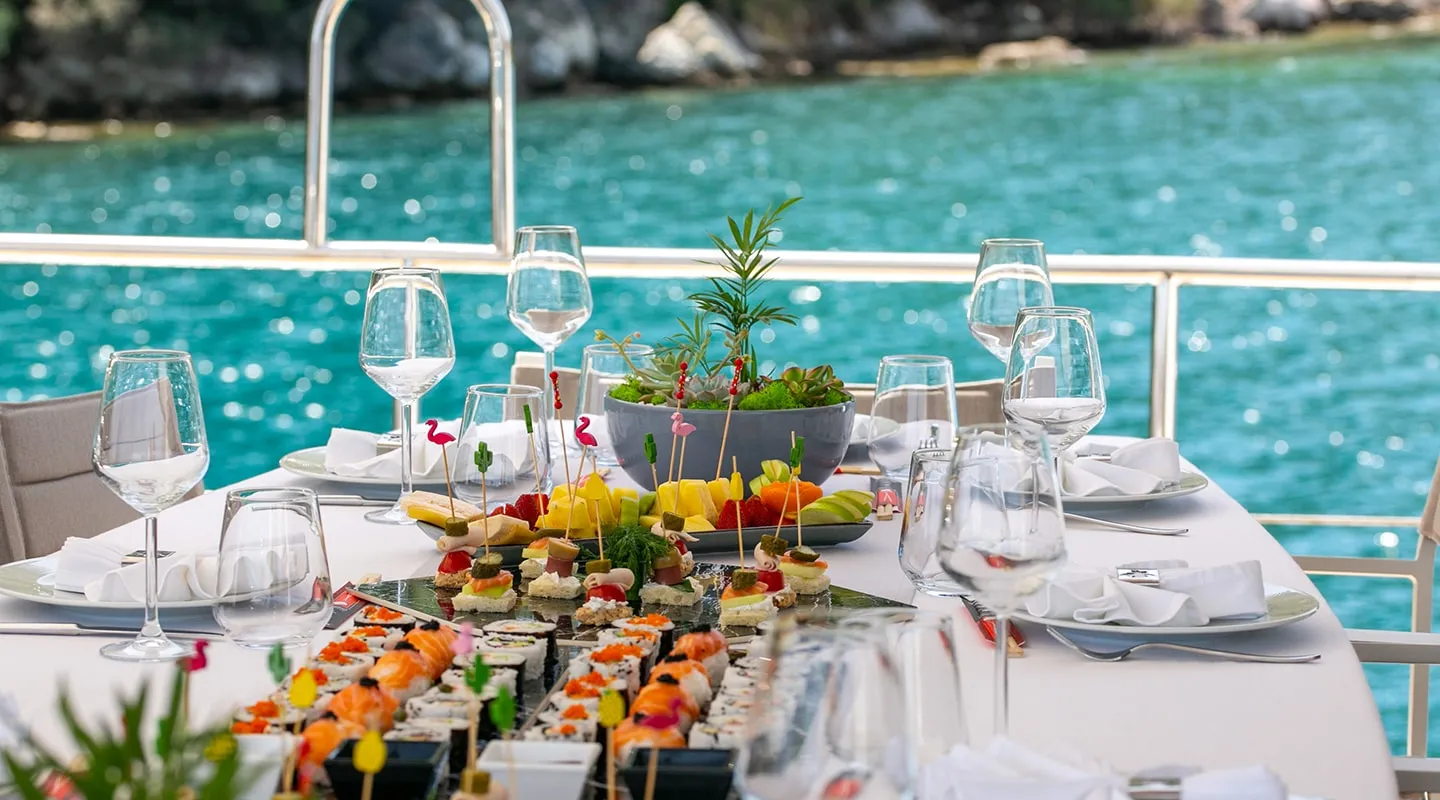 GOOD LIFE Table decoration