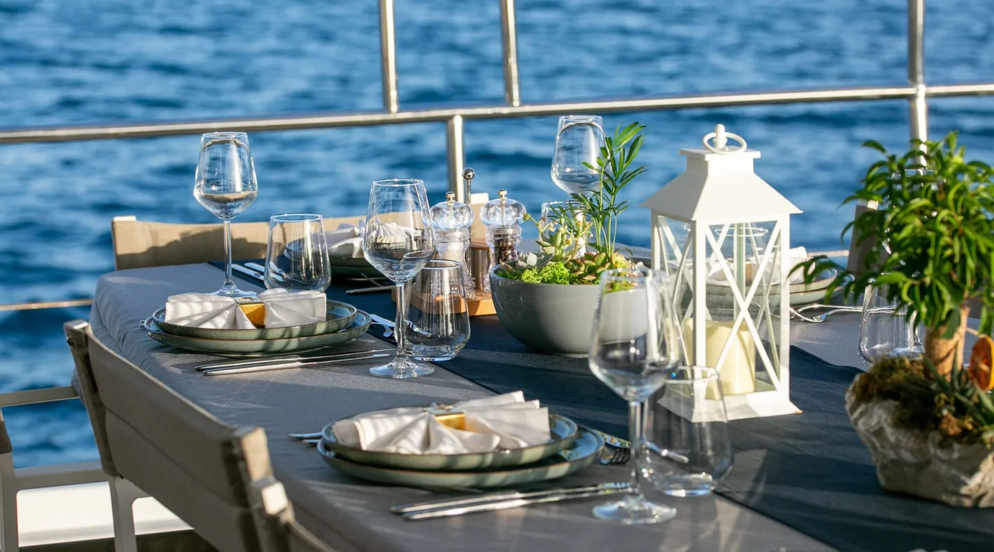 GOOD LIFE Table decoration