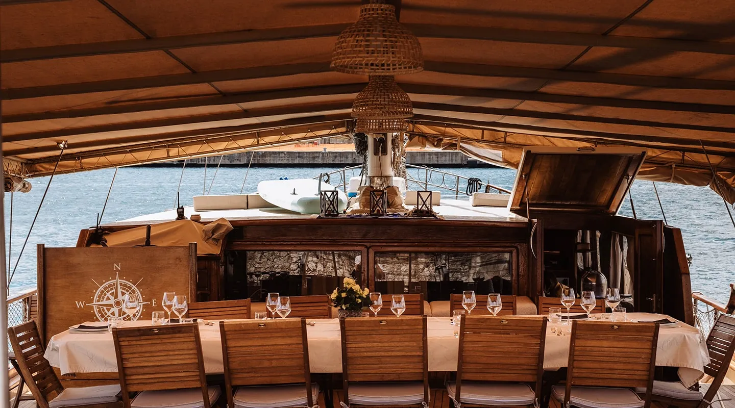 HANDE CAPO GALERA Aft deck