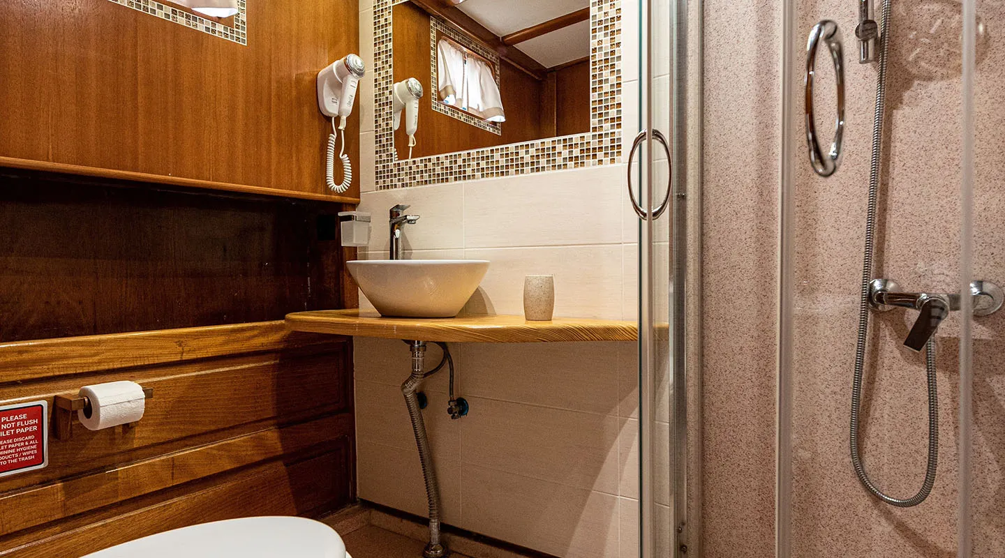 HANDE CAPO GALERA Bathroom