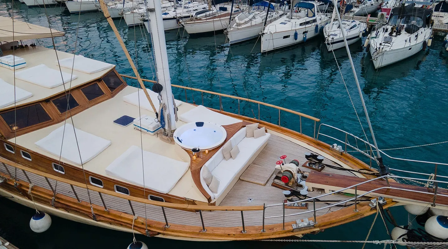 HANDE CAPO GALERA Bow deck