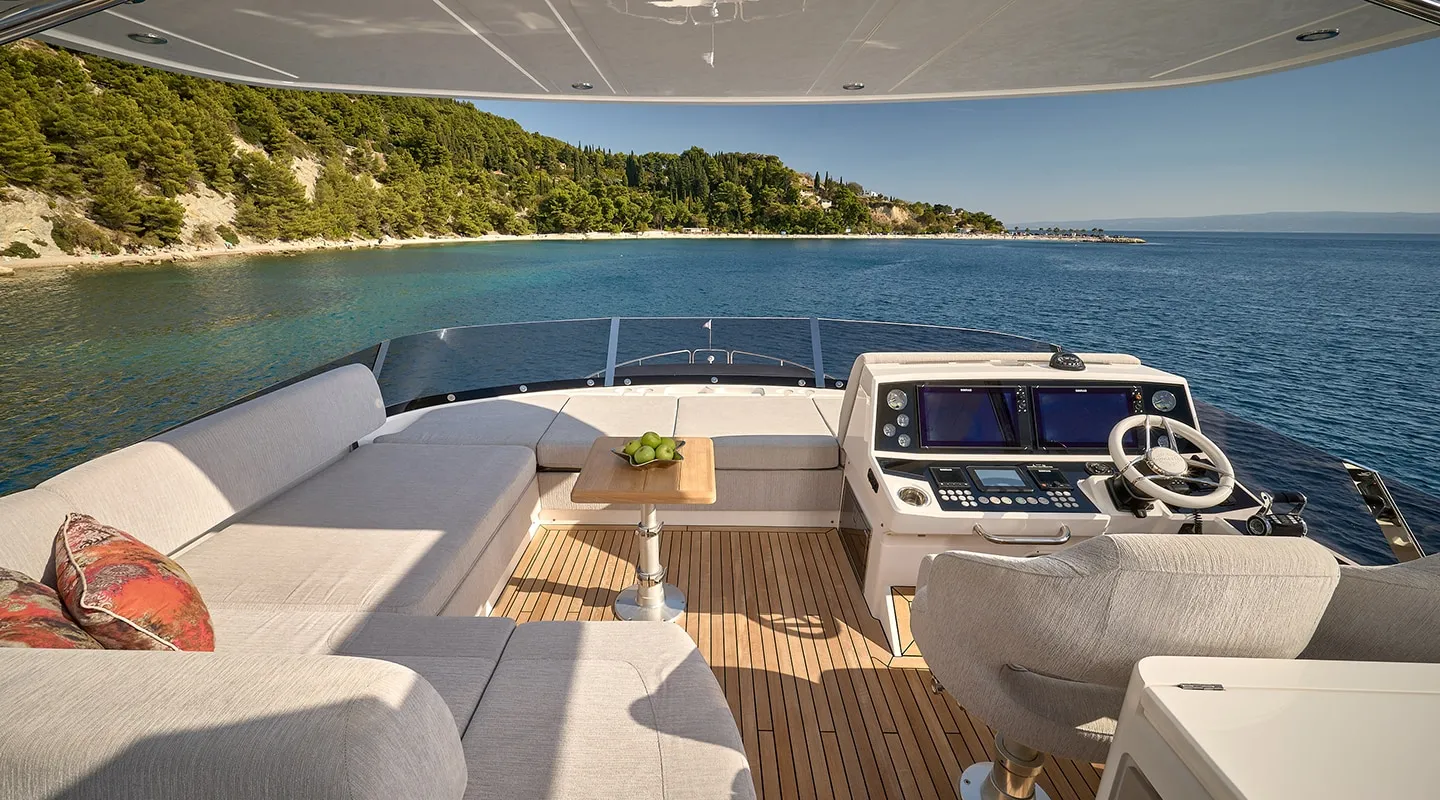 HIDEAWAY Flybridge