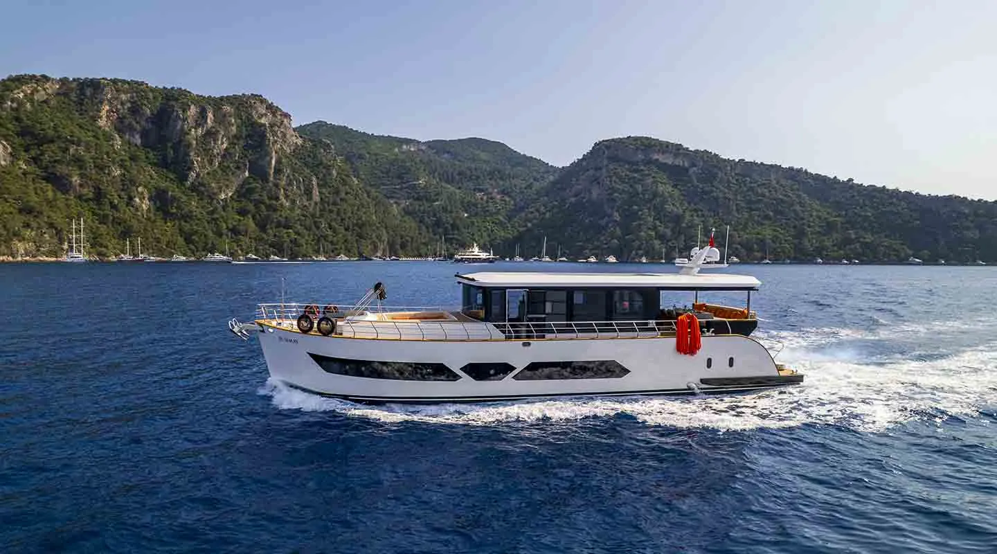 JUNIOR SIMAY Cruising