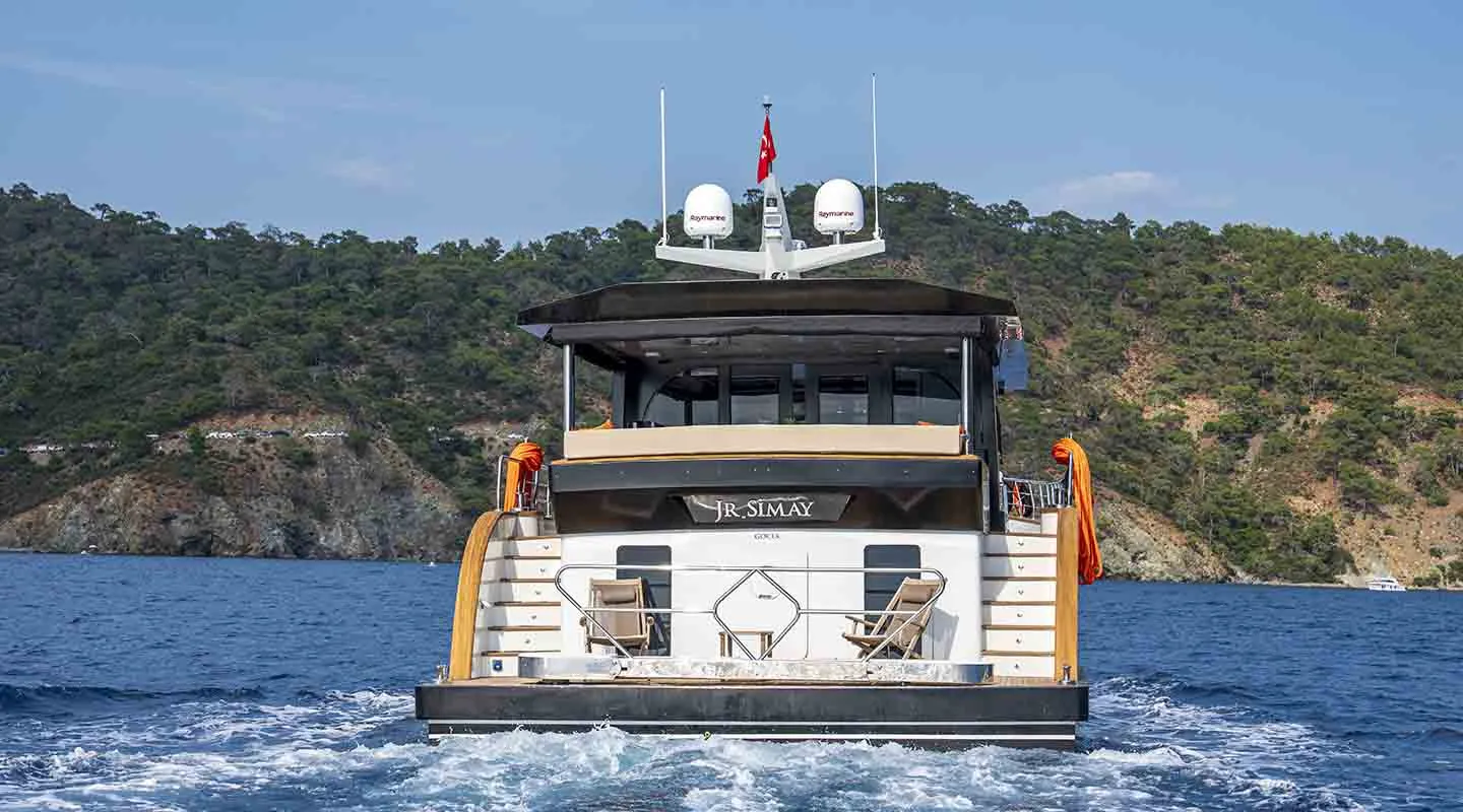 JUNIOR SIMAY Cruising