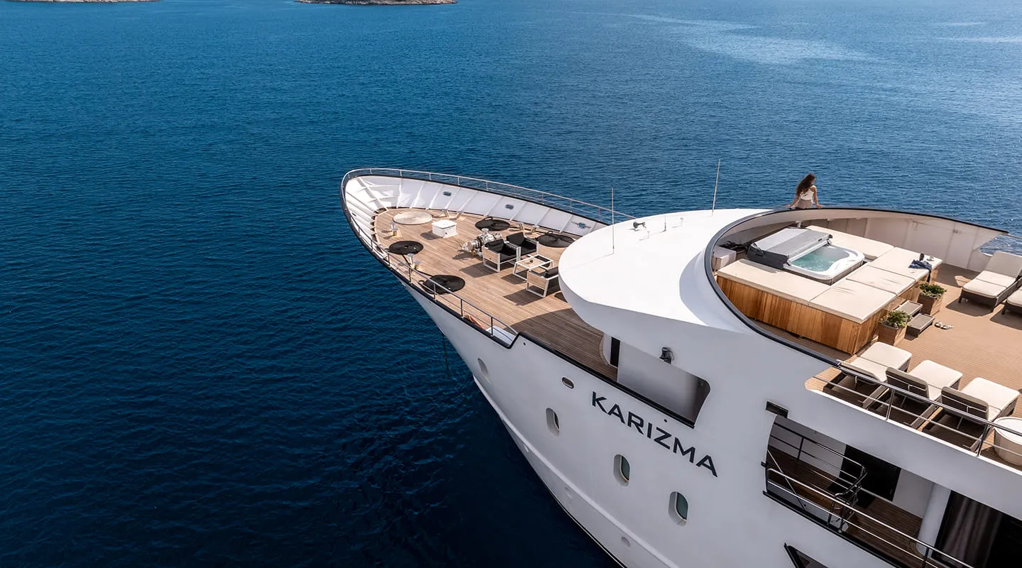 KARIZMA Bow deck