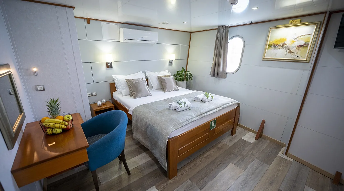 KARIZMA Double cabin