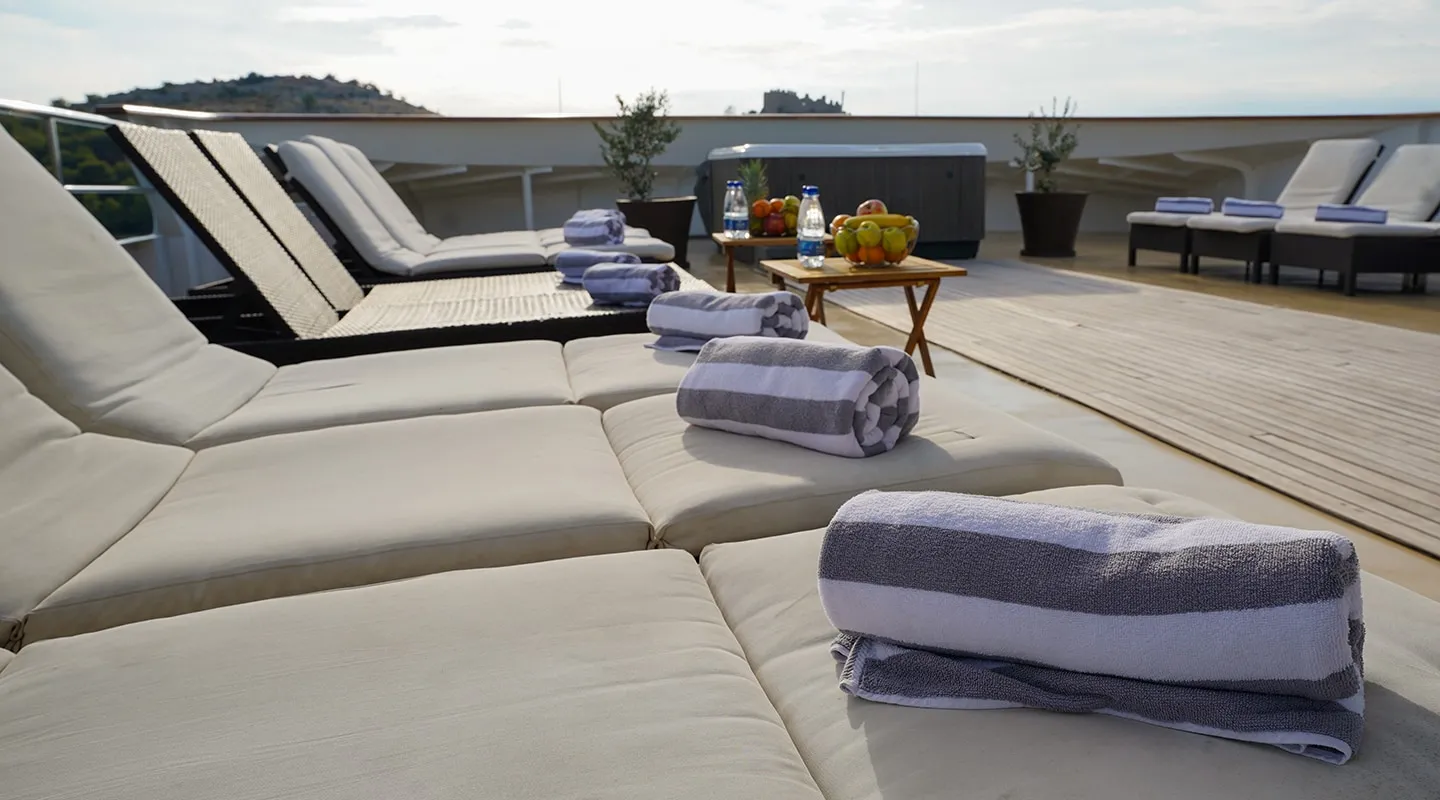 KARIZMA Sun deck