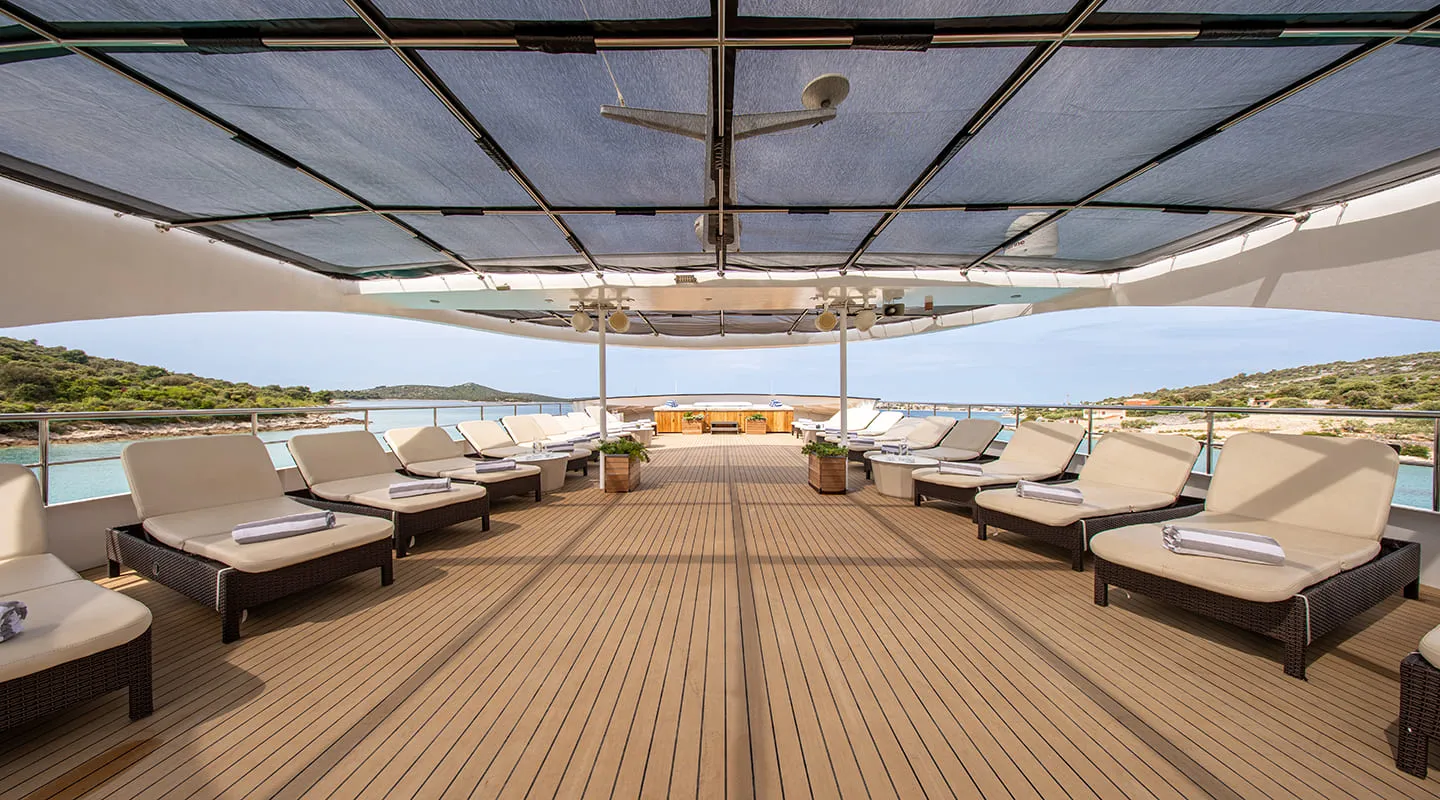 KARIZMA Sundeck