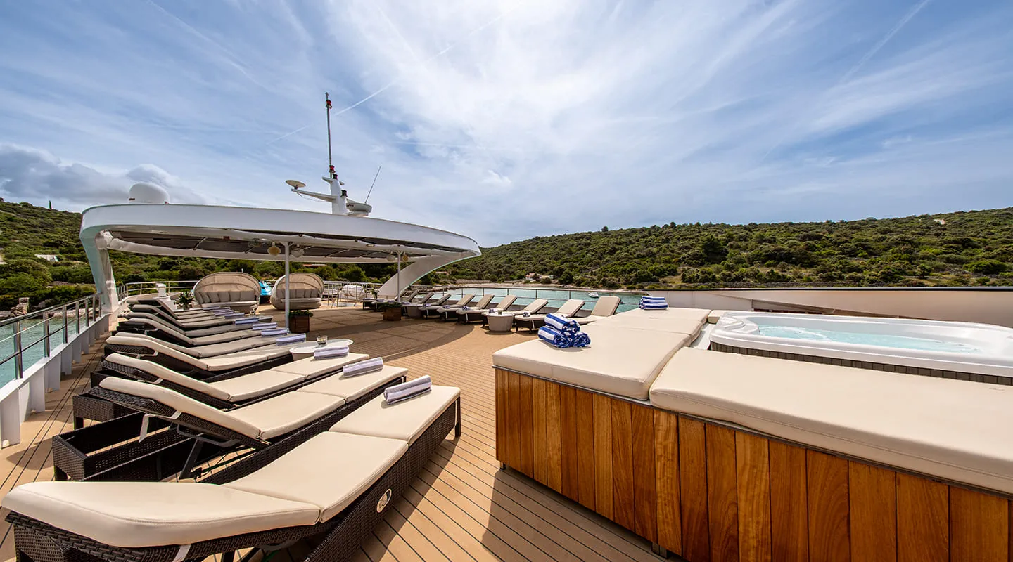 KARIZMA Sundeck