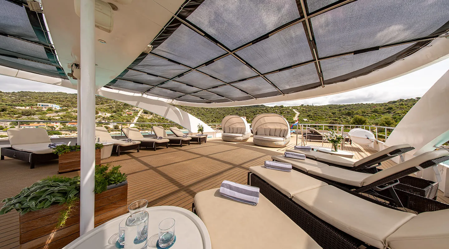 KARIZMA Sundeck