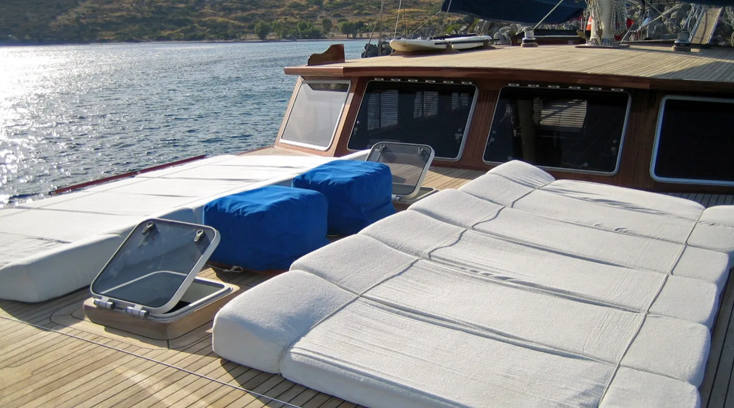 KAYA GUNERI 4 Sun deck