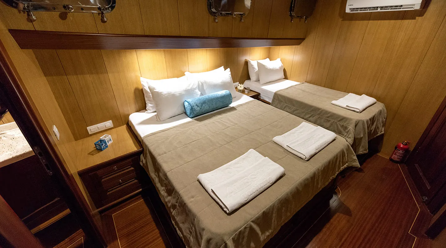 KAYHAN 3 Twin cabin