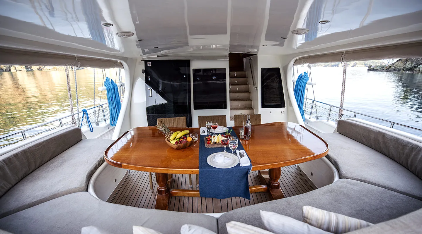 KAYHAN 4 Aft deck