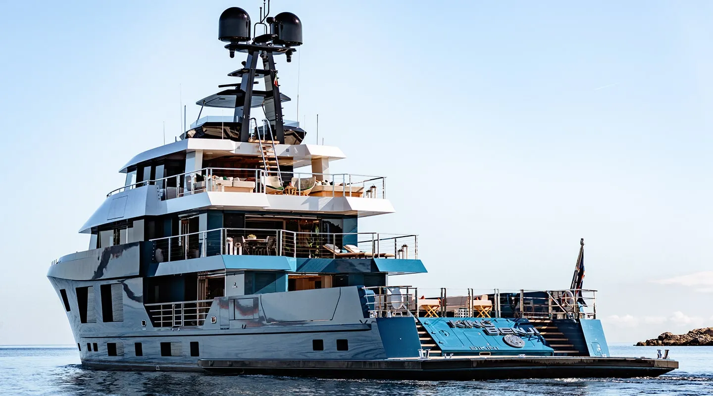 KING BENJI Anchored