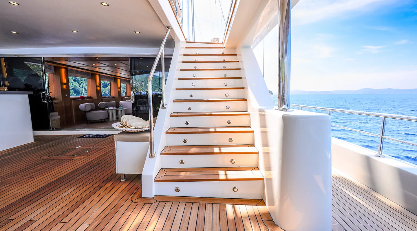 KING OF THE SEA Aft deck