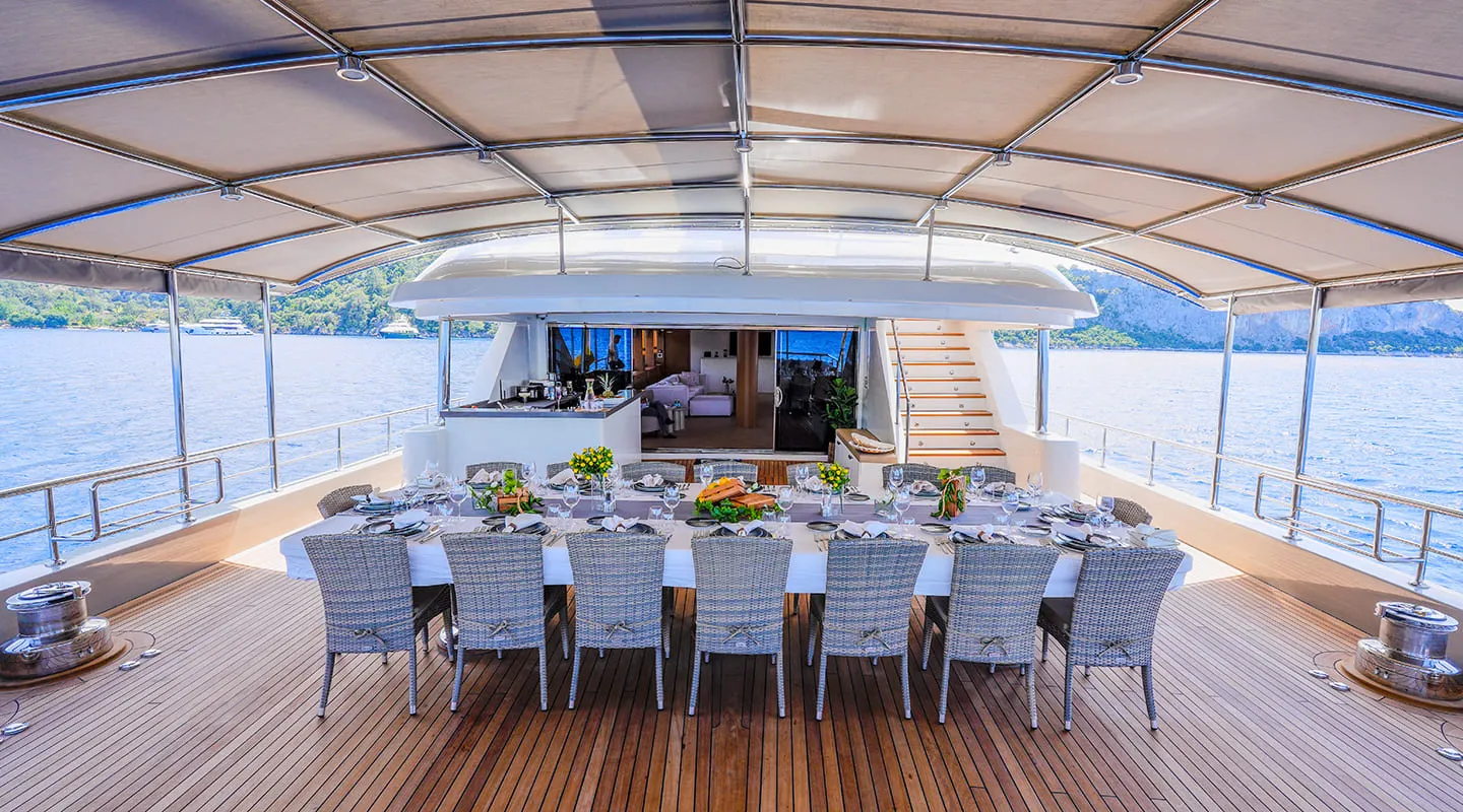 KING OF THE SEA Aft deck