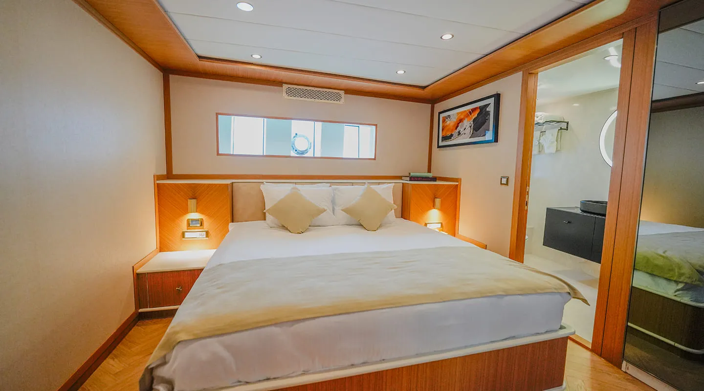 KING OF THE SEA Double cabin