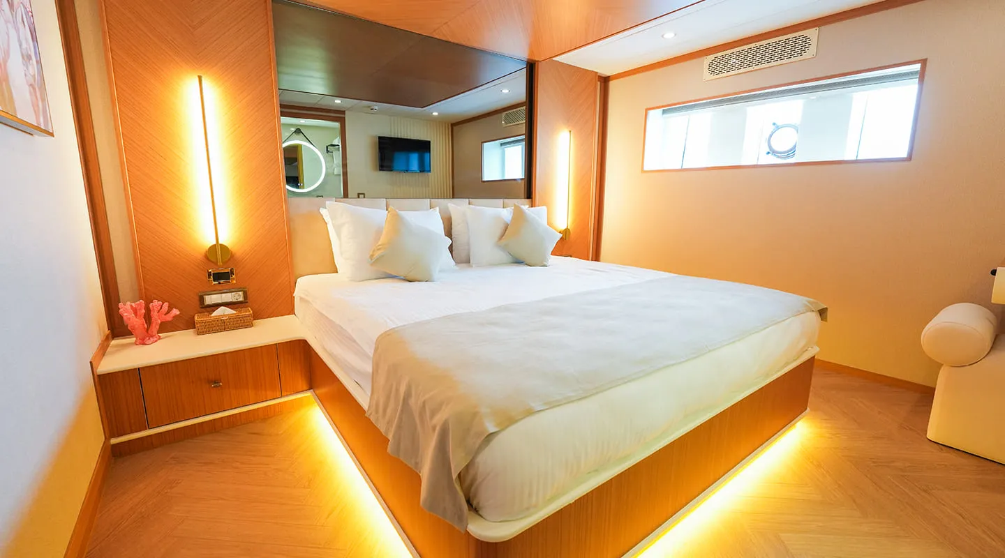 KING OF THE SEA Double cabin