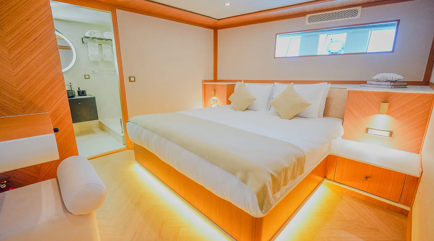 KING OF THE SEA Double cabin