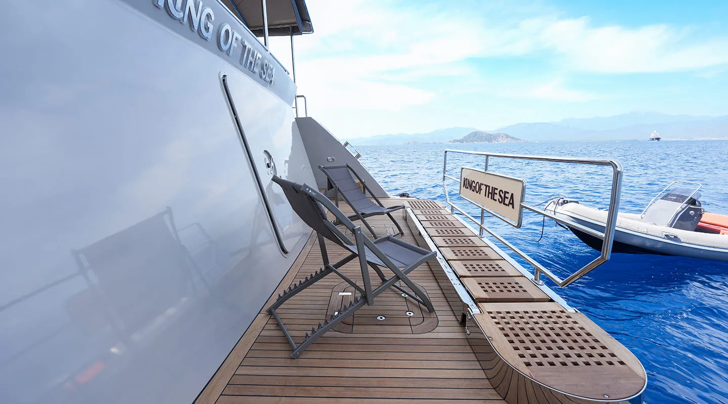 KING OF THE SEA Swimming platform