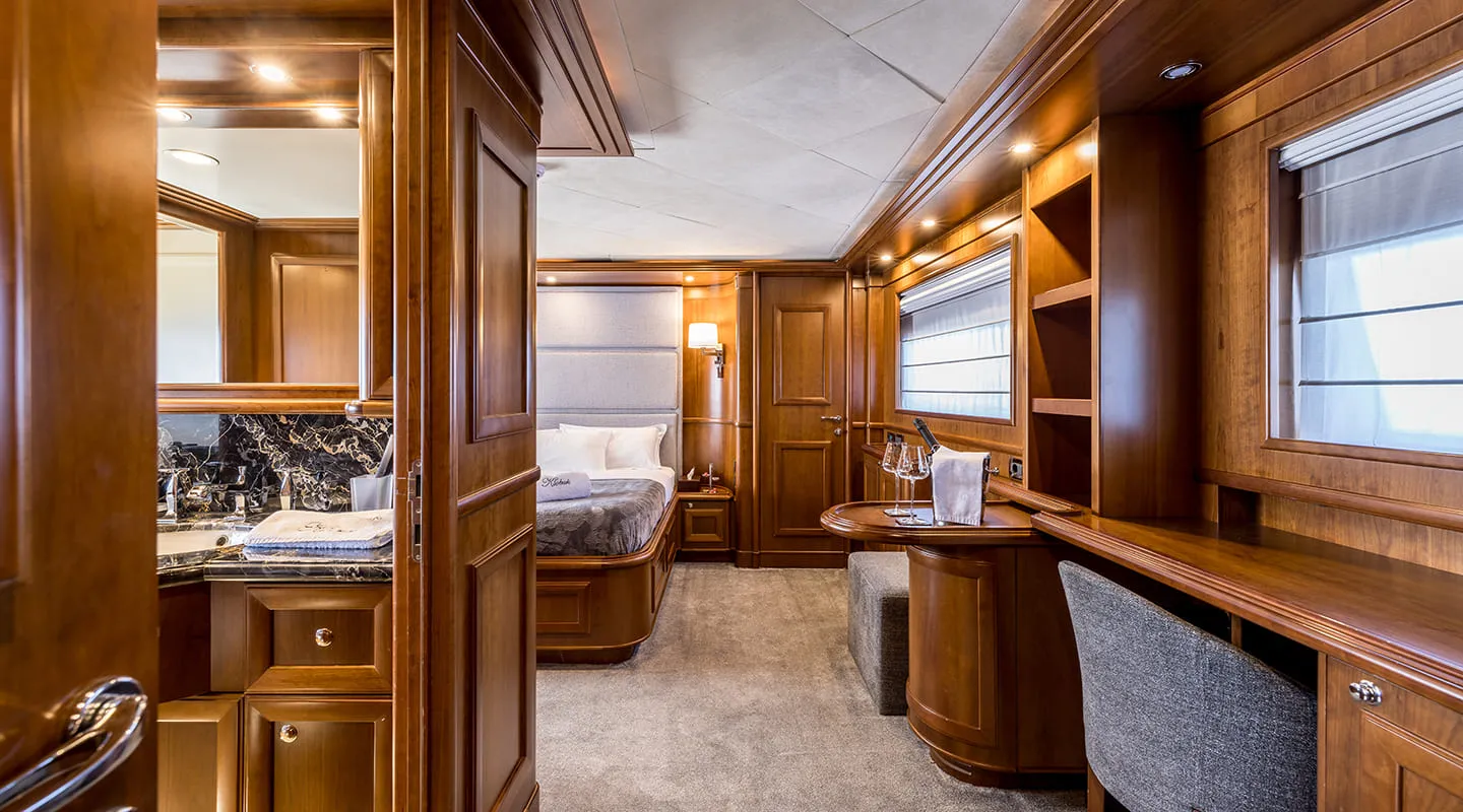 KLOBUK Master stateroom