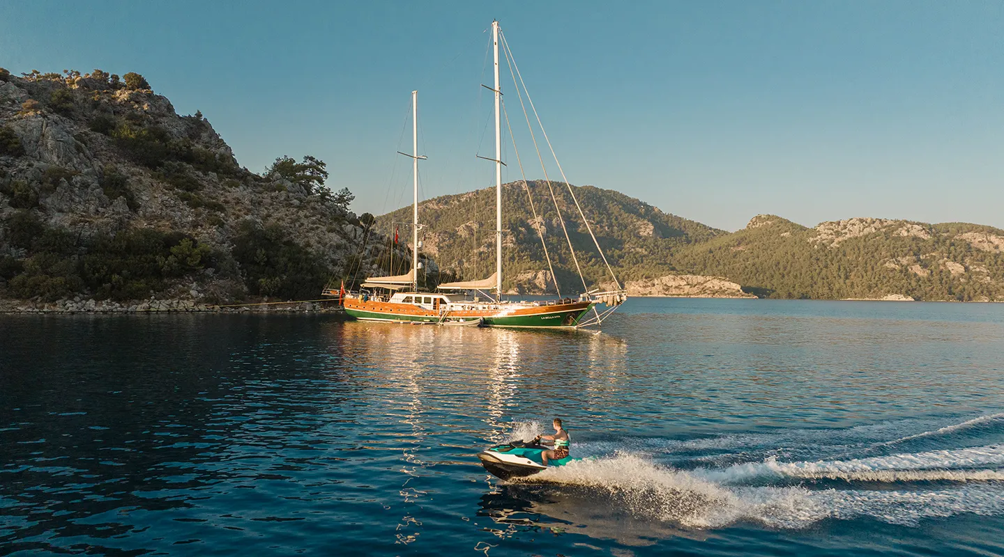 LA BELLA VITA Watersports