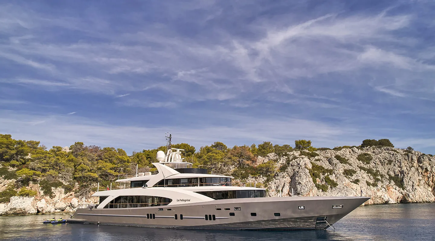 LA PELLEGRINA Anchored