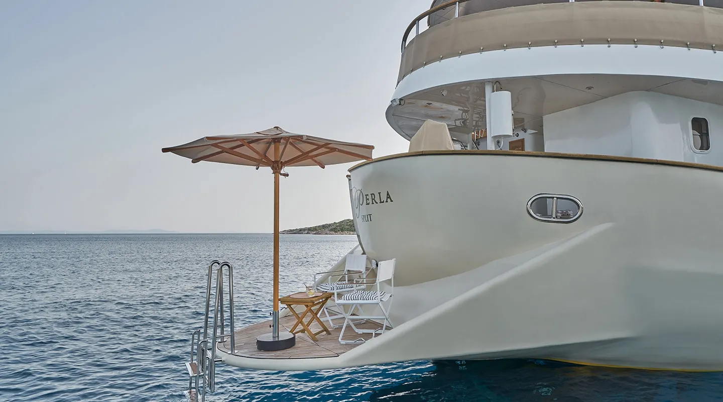 LA PERLA Aft deck