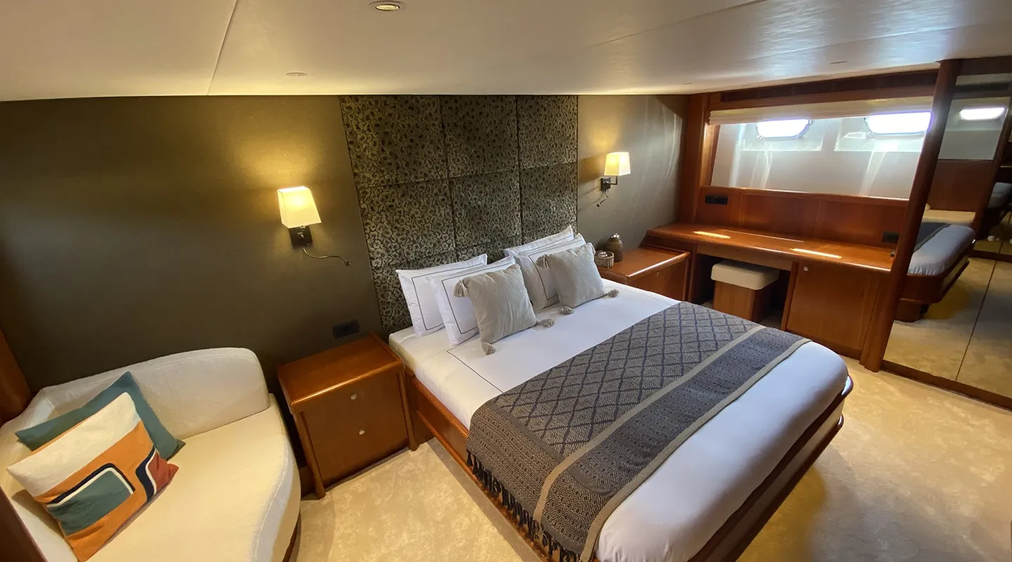 LAS NINAS Double cabin