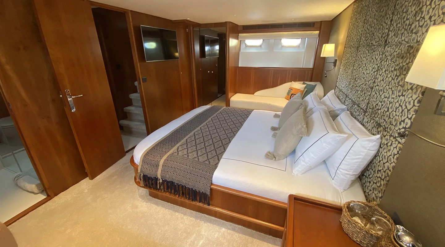 LAS NINAS Double cabin