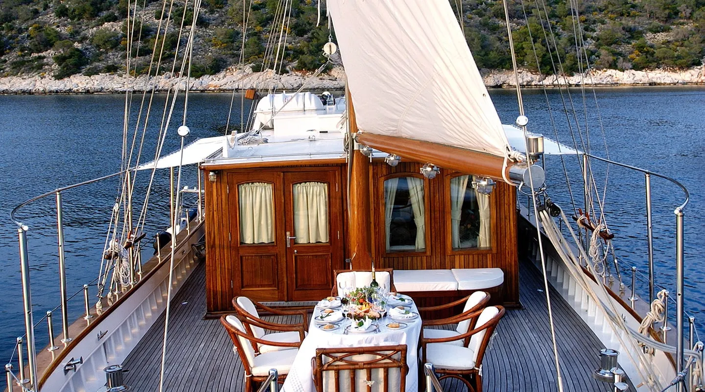 LIANA H Aft deck