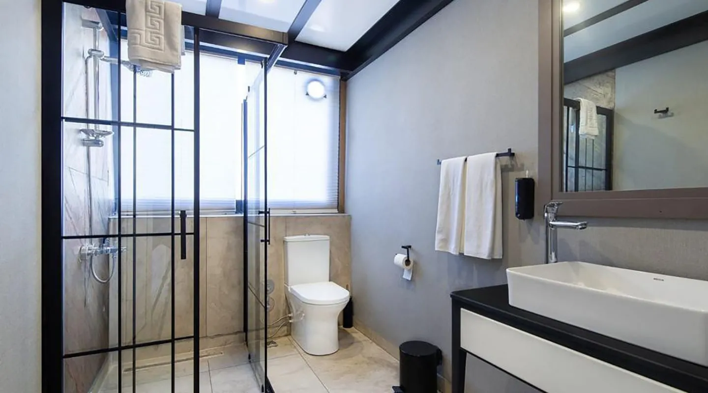 LIMITLESS Bathroom