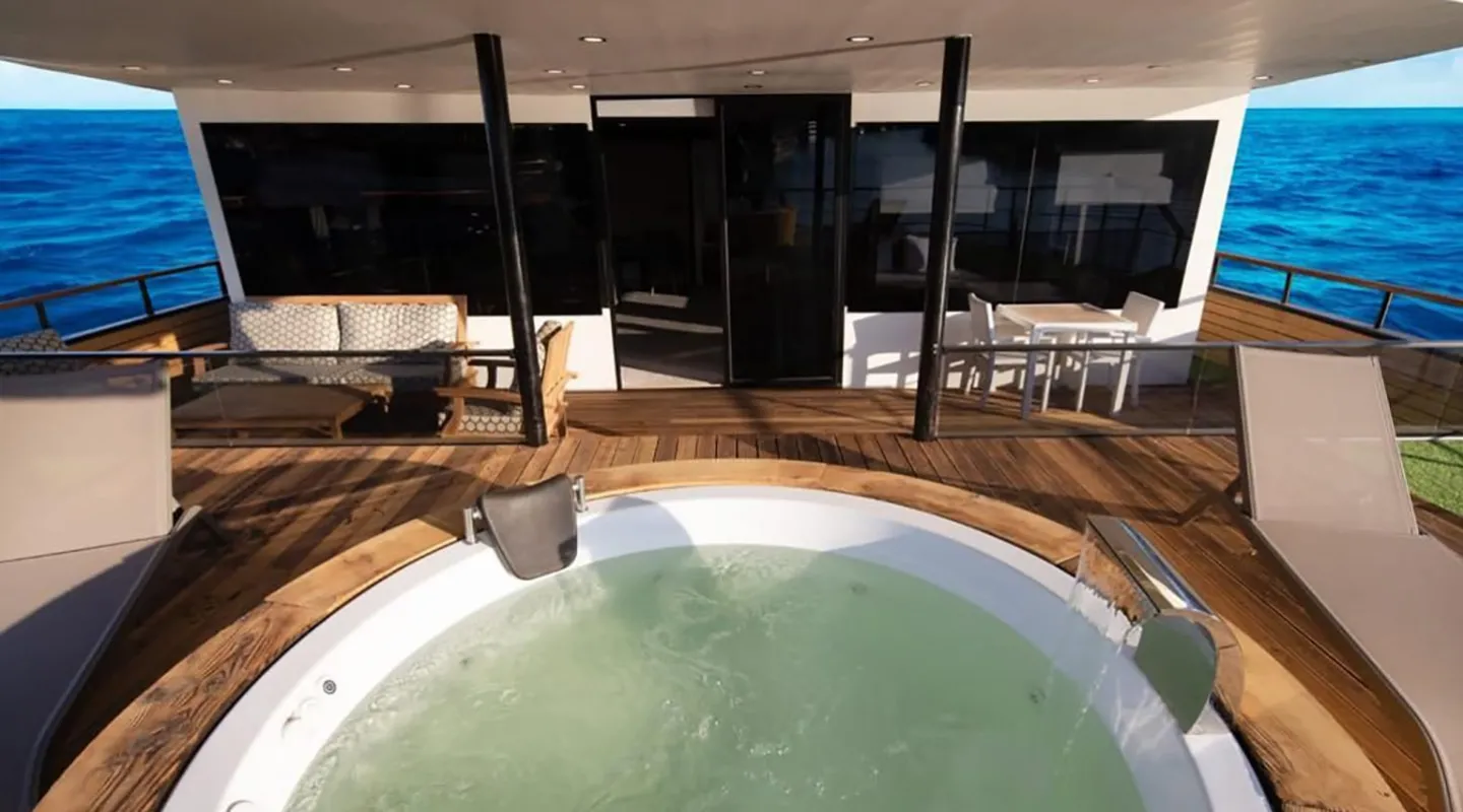 LIMITLESS Jacuzzi