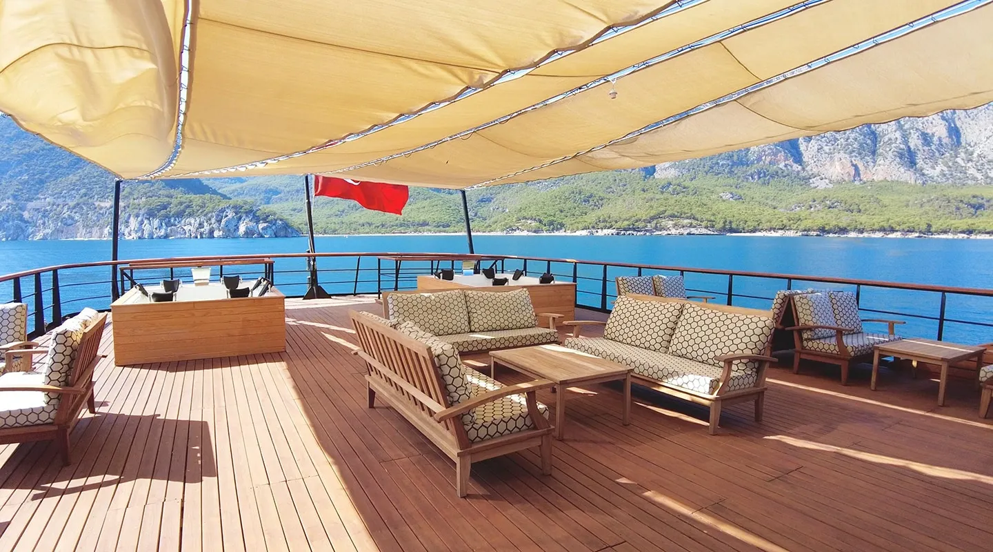 LIMITLESS Lounge area