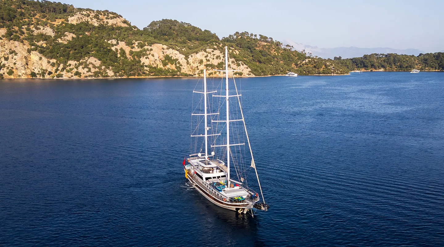 LUCE DEL MARE Cruising