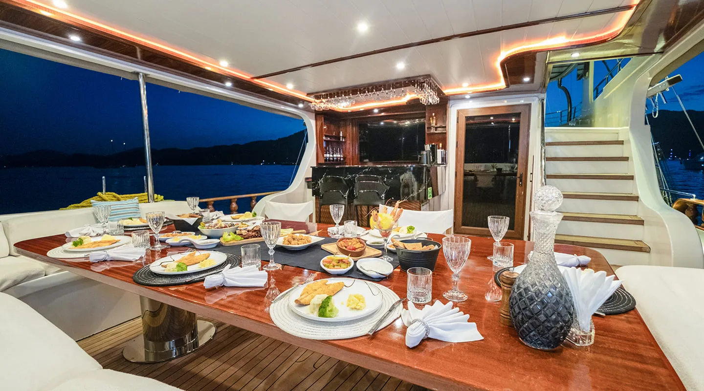 LUCE DEL MARE Food service