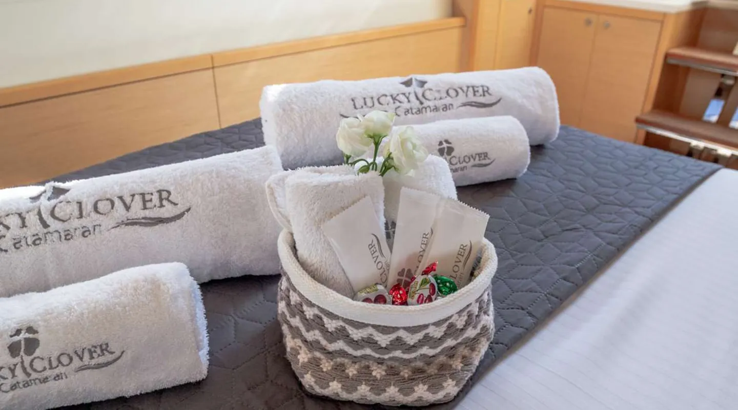 LUCKY CLOVER Towels