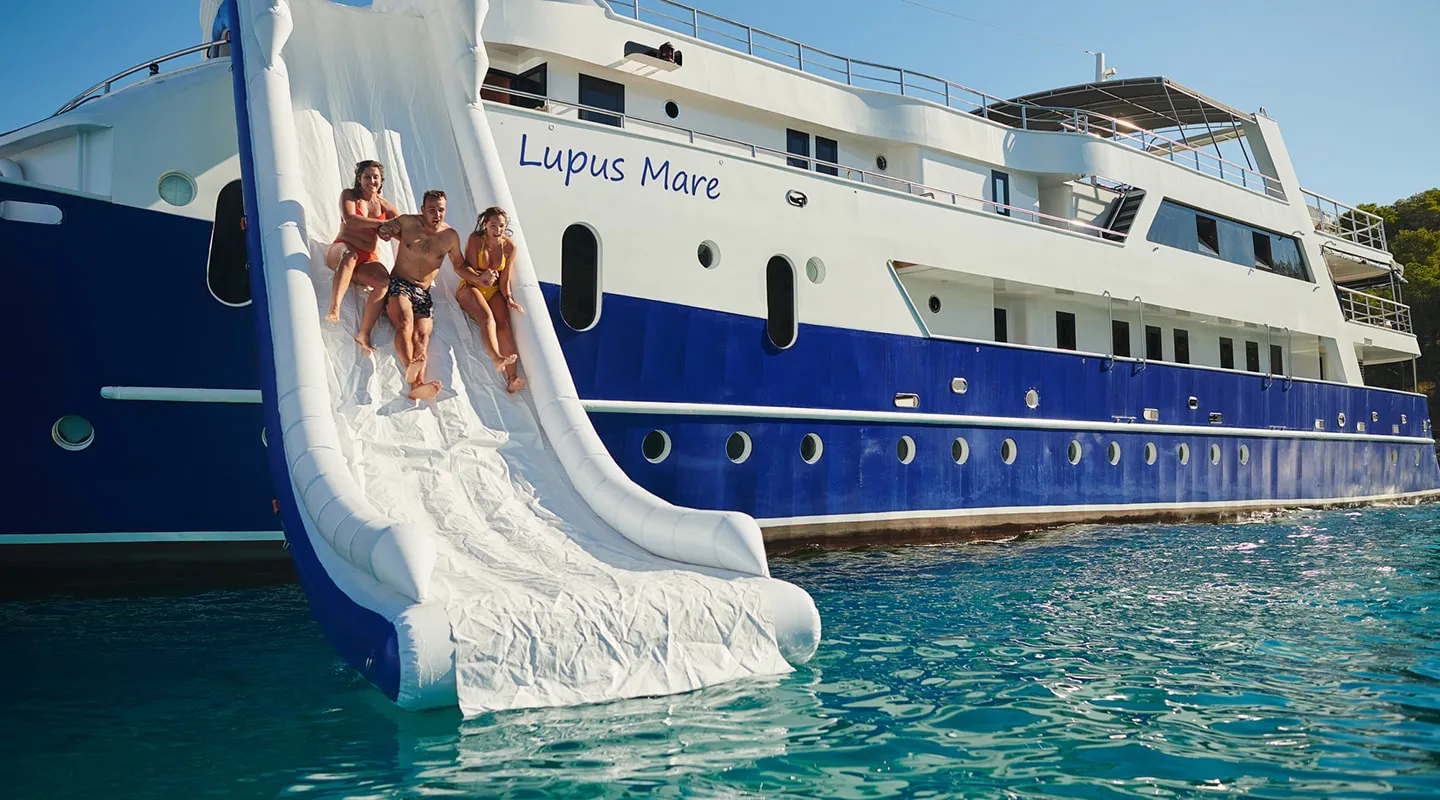 LUPUS MARE Water slide