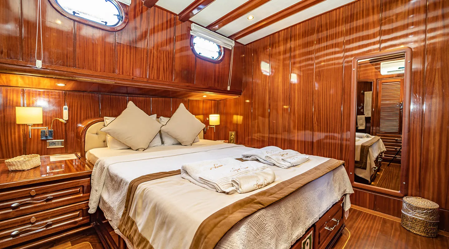 LYCIAN QUEEN Double cabin
