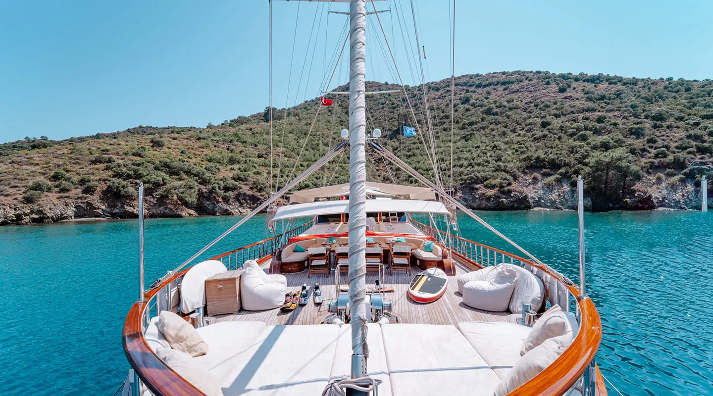 LYCIAN QUEEN From the bowspirit