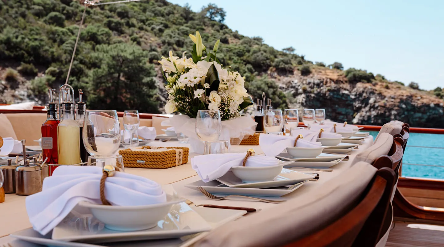 LYCIAN QUEEN Table decoration