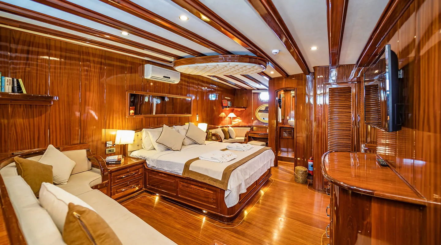 LYCIAN QUEEN VIP cabin
