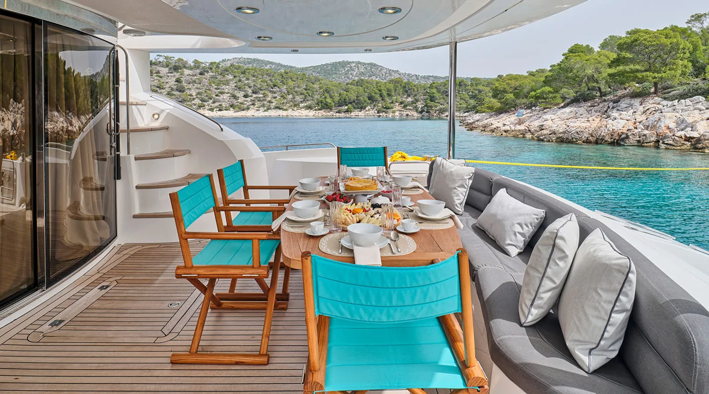 M FIVE Aft deck