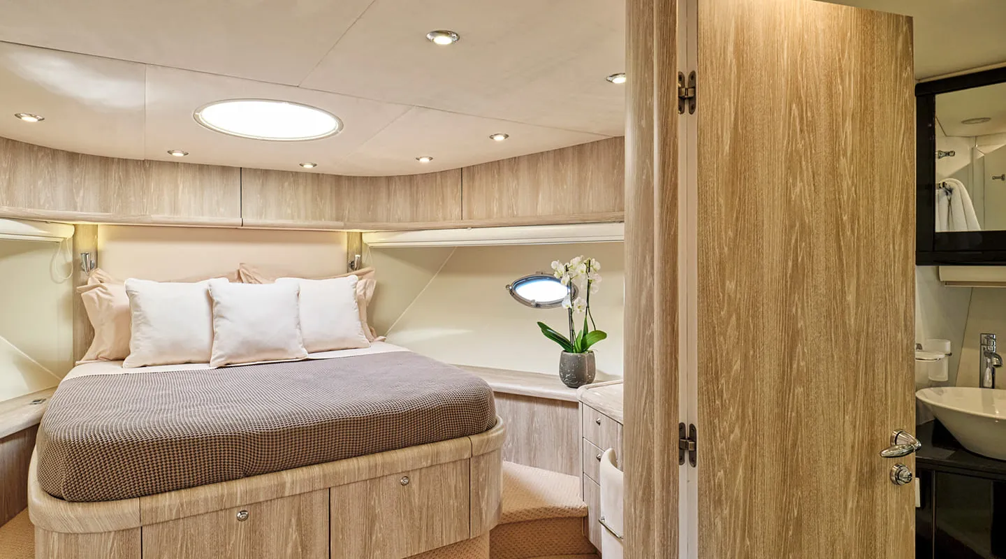 M FIVE Double cabin