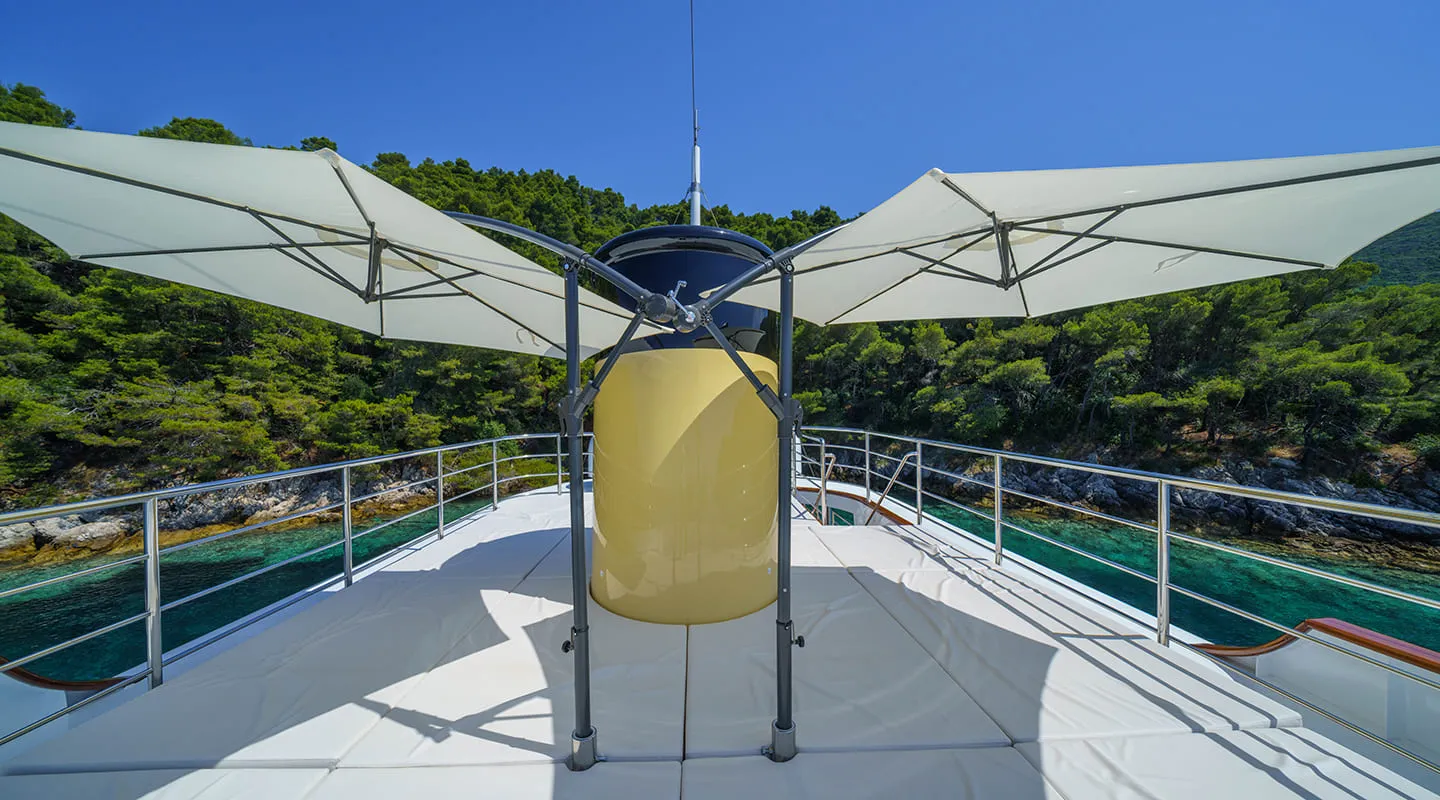 MAIA Sun deck